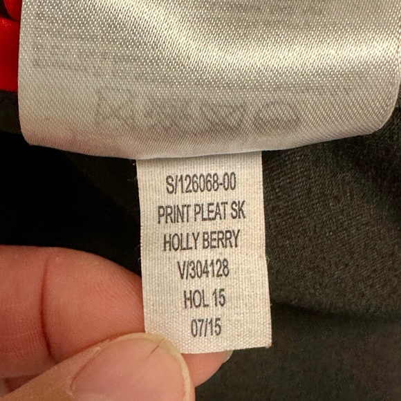 Gap Holly Berry Print Mini Skirt with Pleats - Size 16 - Picture 6 of 7